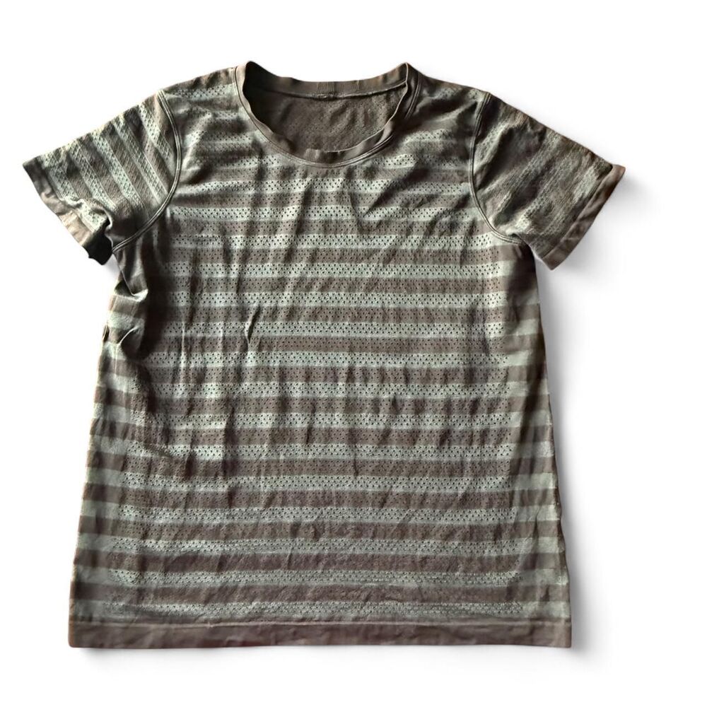 Lululemon Breeze By Crewneck Mesh Striped Black Gray Size 8